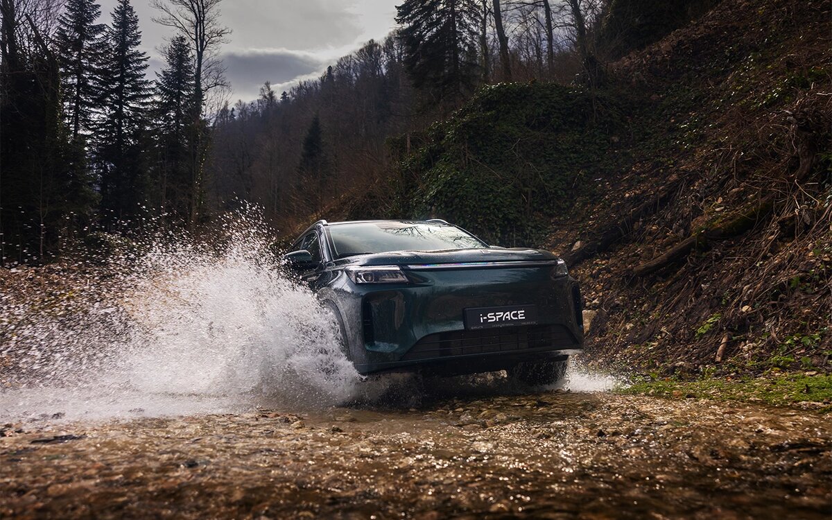 Обзор от Autonews