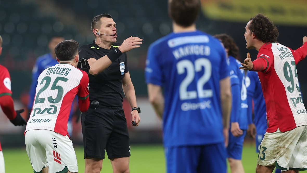    Главный арбитр матча 19-го тура РПЛ «Локомотив» — «Пари НН» Рафаэль Шафеев.Александр Федоров