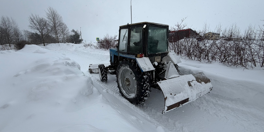 За ночь с кировских улиц вывезли 7 тысяч кубометров снега