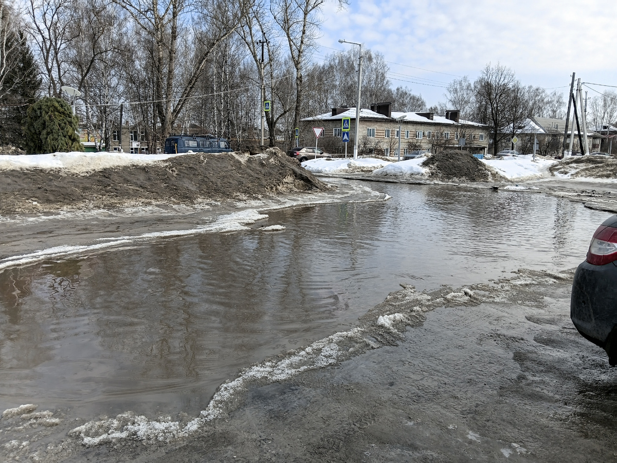Такое море возле магазина. 