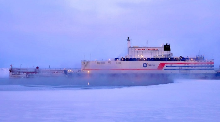 Плавучая атомная станция «Академик Ломоносов» продолжила работать в условиях арктического шторма