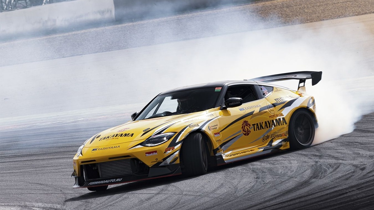 Сольный дрифтинг на треке