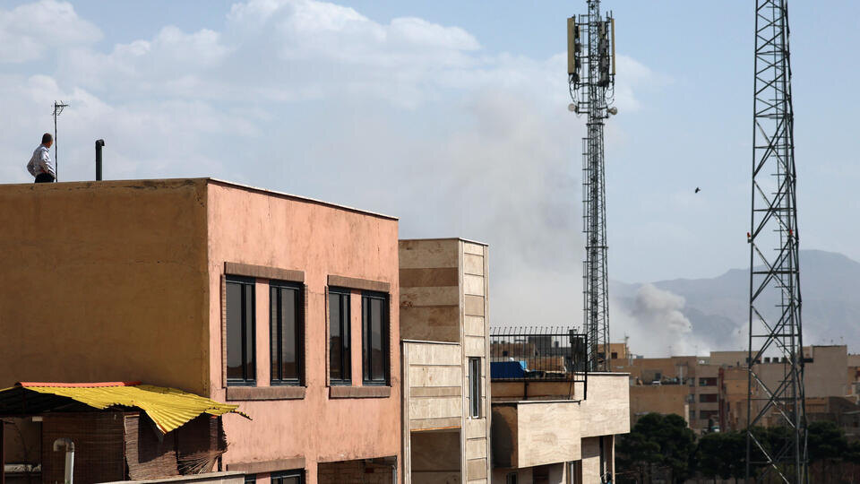     В Иране заявили о гибели 86 детей при ракетных ударах по трем школам ABEDIN TAHERKENAREH/EPA/TASS