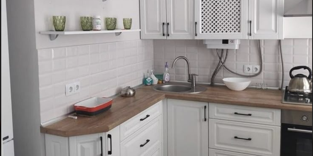 10 решений для кухни в хрущёвке, которые реально увеличивают кухню (а не делают вид)