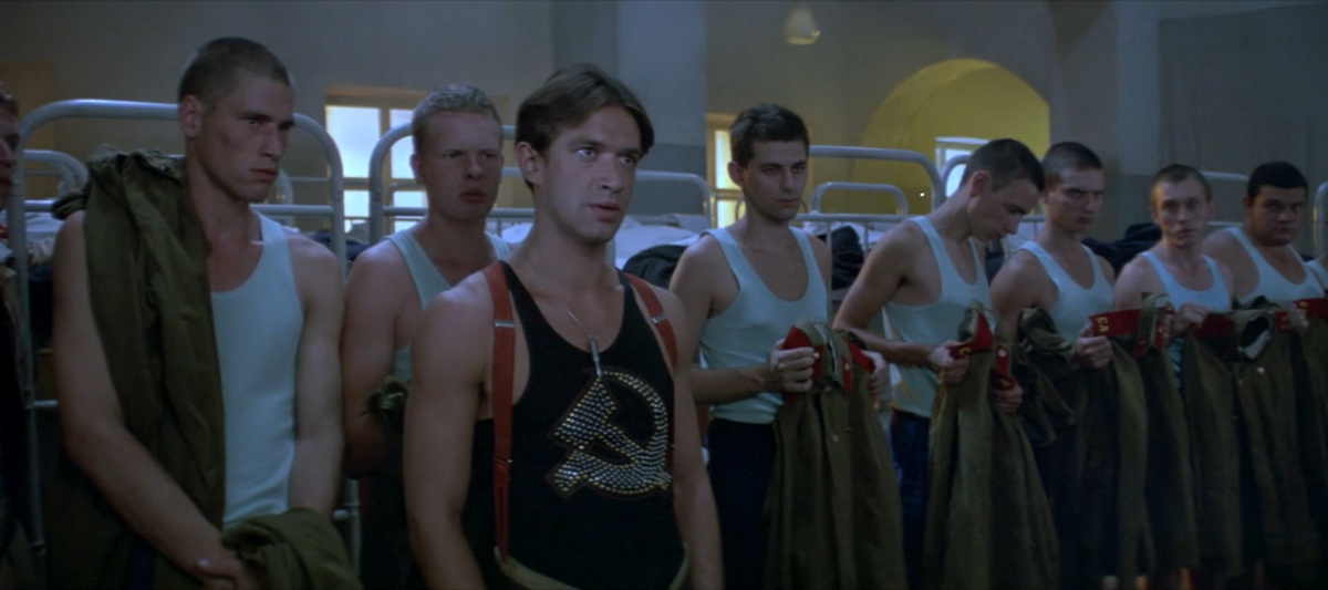 Вообще не верится в истерику Боцу перед всем взводом. Не такой характер - раз, и да - для правдоподобия мог бы выбежать из помещения что ли.