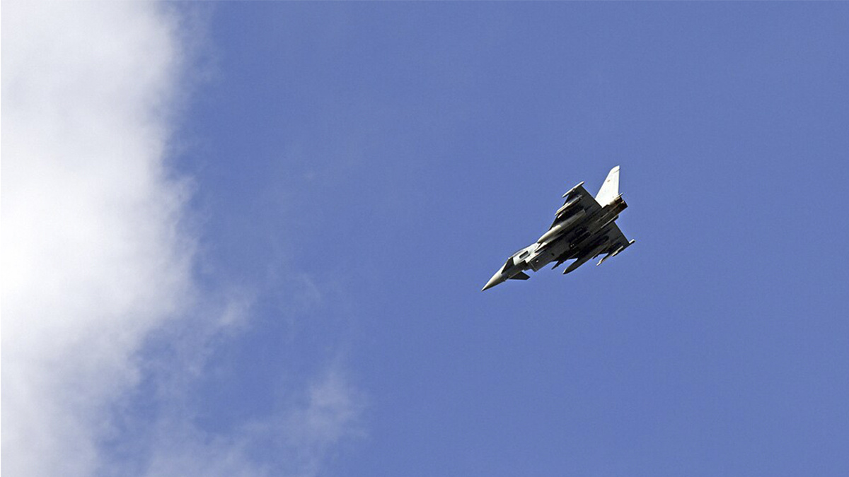     Истребитель Eurofighter   
(сс)Gertrud Zach