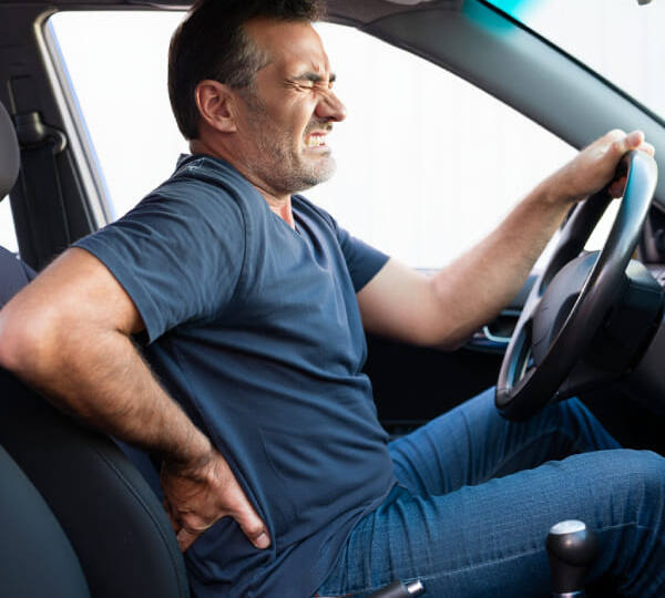 Боли в пояснице у водителей и офисных работников