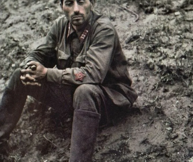 Советский комиссар, которого не удалось сломить: история одного снимка