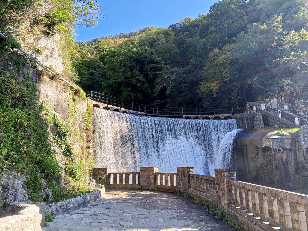 Новый Афон, старое фото. Водопад