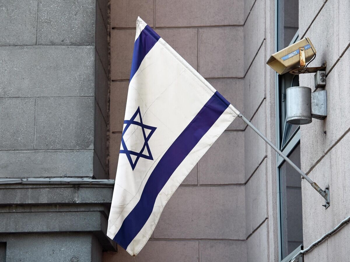    Флаг на здании генерального консульства Израиля в Санкт-Петербурге | © РИА Новости / Алексей Даничев