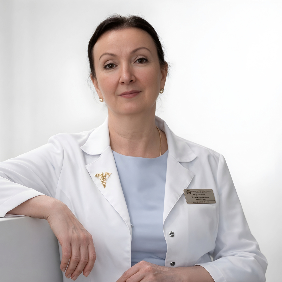 Хестанова Аза Борисовна, акушер-гинеколог, репродуктолог в Москве со стажем работы 40 лет. Руководитель клиники "Интайм"