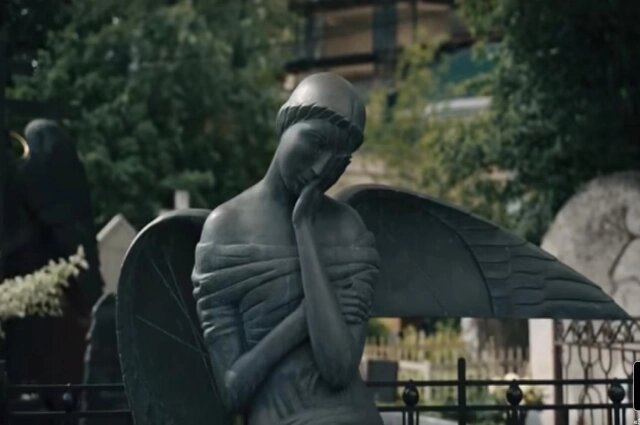    Могила Влада Листьева. Фото: Сиб.фм/ из архива Дмитрия Кабанова