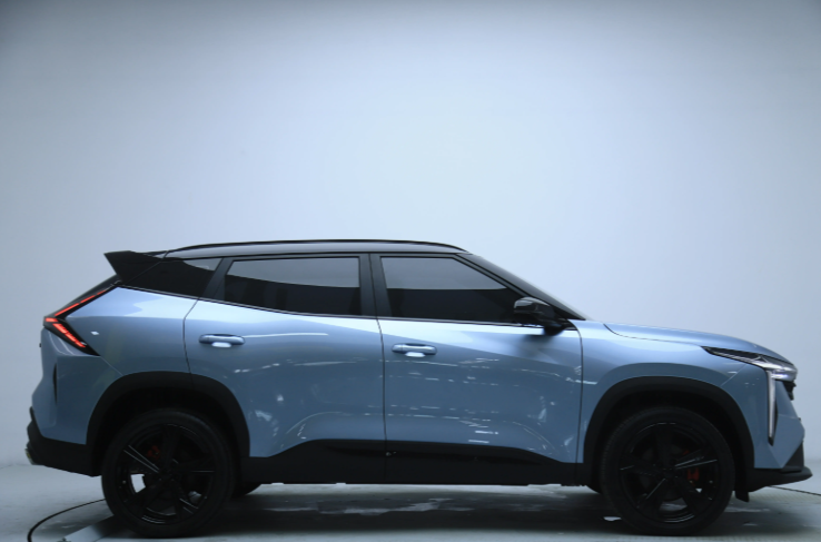 Geely Boyue COOL из Китая за 2,79 млн: 1.5 турбо на 181 силу, робот и 2 400 км пробега. Что стоит знать