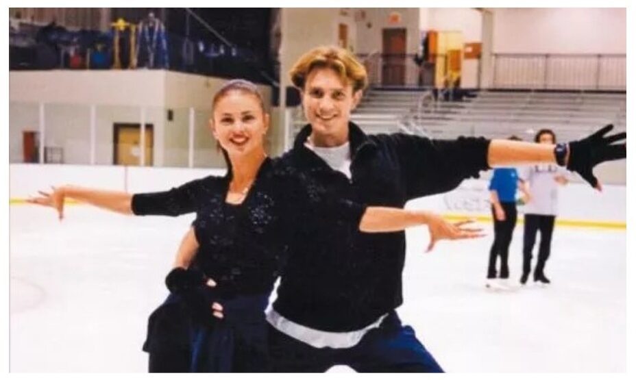    Анна Семенович два года каталась вместе с Романом Костомаровым. Фото: соцсети