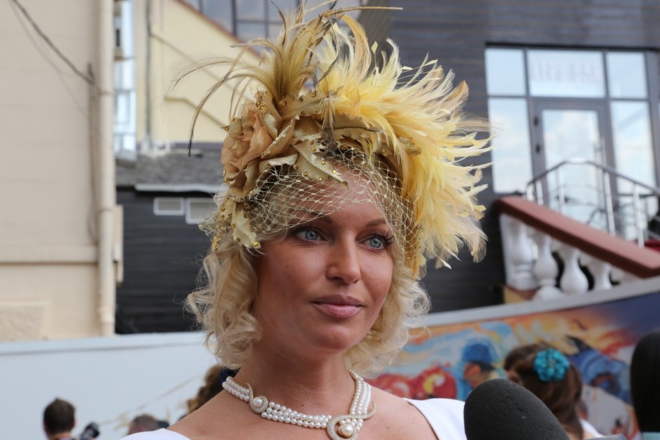    Анастасию Волочкову кормили сосисками в тесте Борис КУДРЯВОВ