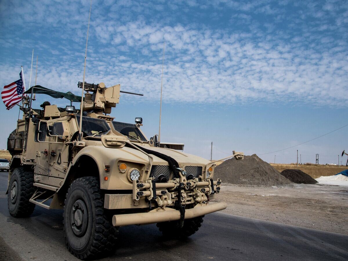    Американские военные патрулируют сирийские нефтяные месторождения | © AP Photo / Baderkhan Ahmad