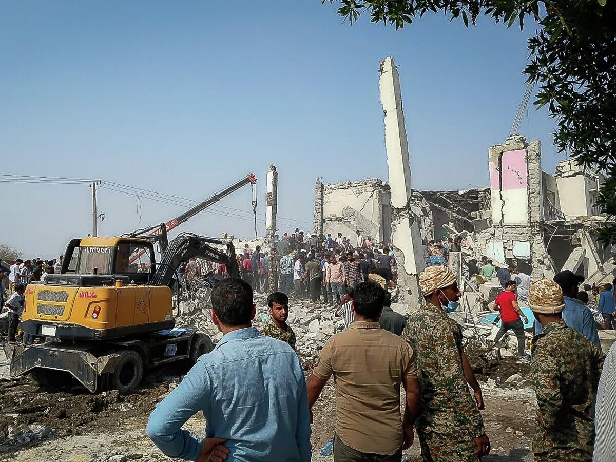    На месте удара по школе на юге Ирана | © AP Photo