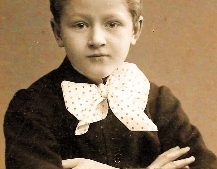 Владимир Шорре становится чекистом - контрразведчиком сразу после школы