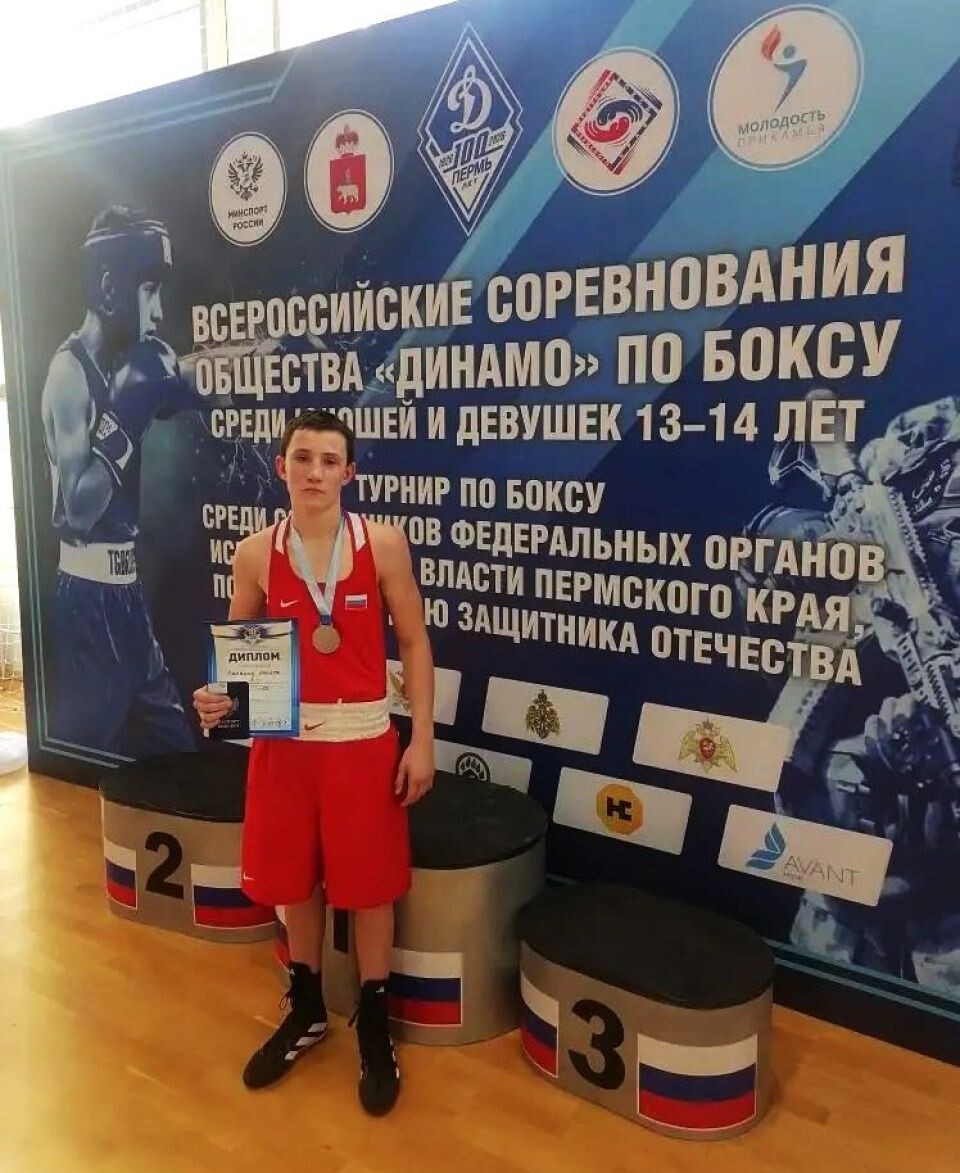    Серебряный призёр всероссийских соревнований Никита Капаций. Фото: "Алтайский ринг"