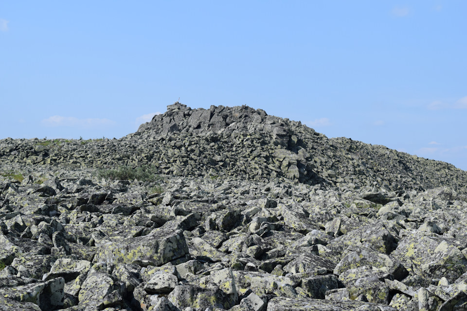 Вогульский Камень, гора в центре Кваркуша.