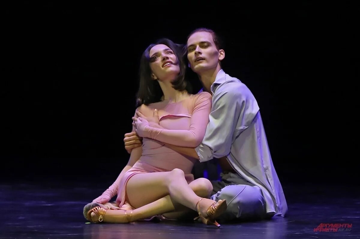    «Вчера, например, я ел пельмени в бульоне, — рассказал aif.ru Ильдар Гайнутдинов. — Я в еде неприхотлив. Что жена приготовит, то и ем».