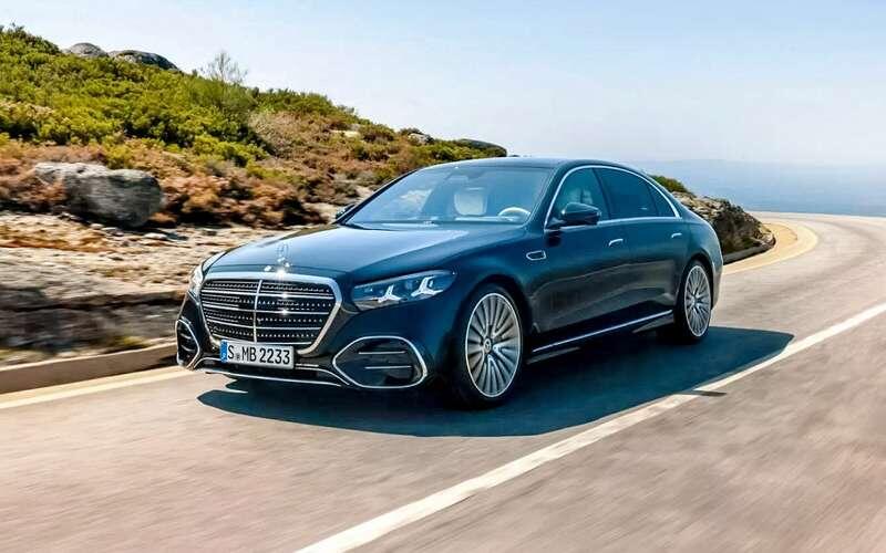 Mercedes-Benz S класса получил новую решетку радиатора.📷
