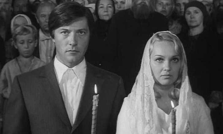 Евгений Жариков не стал скрывать: с первого же взгляда влюбился в красавицу со смеющимися глазами.