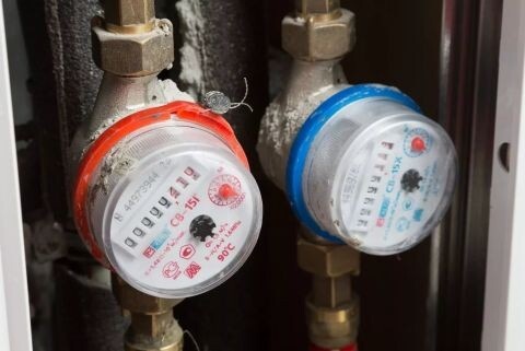 Платежки ЖКХ с марта 2026: новые штрафы и повышающие коэффициенты для владельцев счетчиков