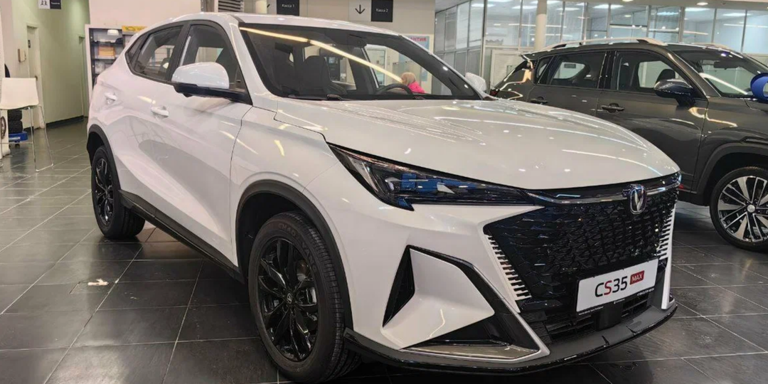 Лада Азимут можно не ждать, у дилеров появился Changan CS35 Max. Сколько он стоит?
