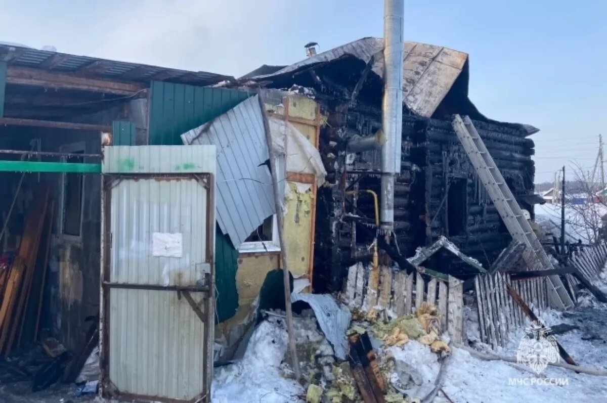    Бабушка зашла в горящий дом, но не смогла спасти внука на пожаре в Кояново