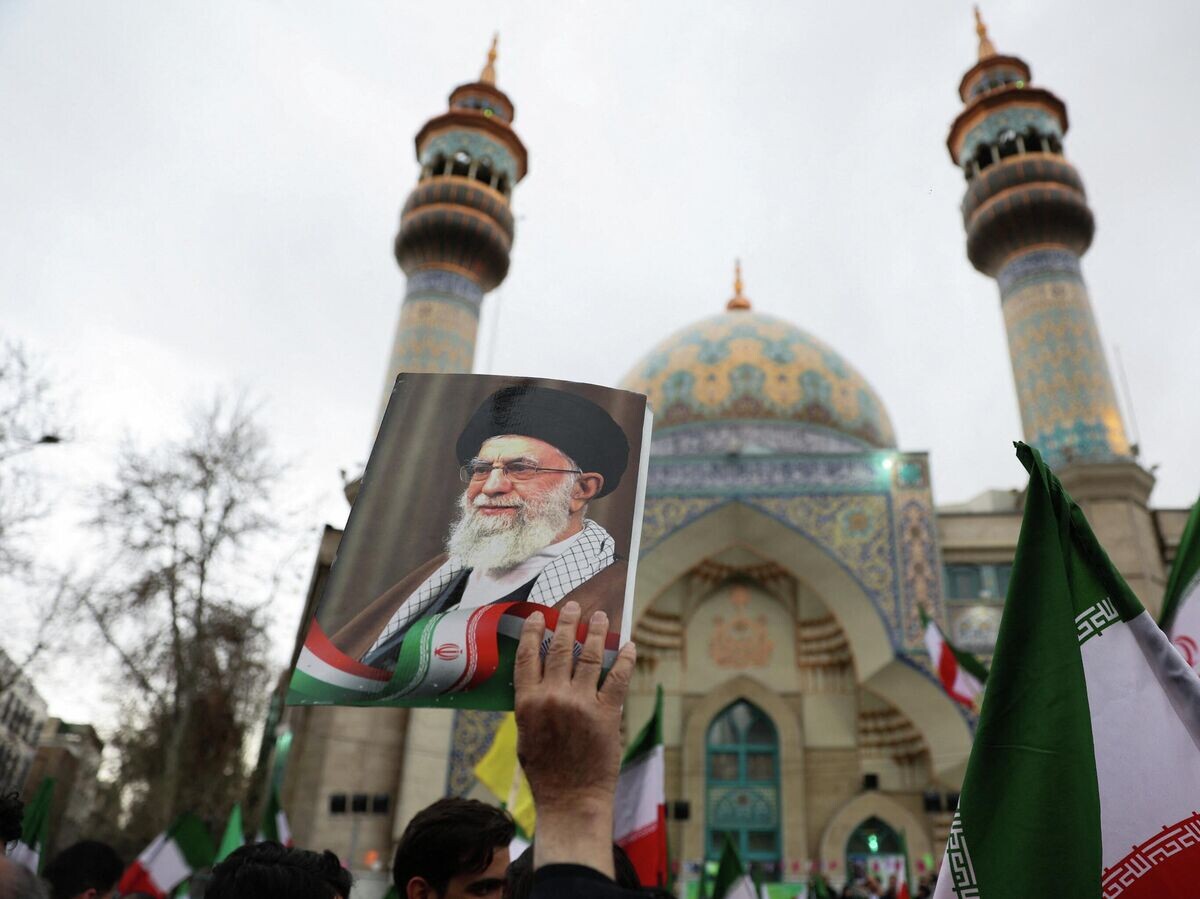    Акция под лозунгом "Никаких компромиссов и капитуляции - борьба против США" в связи с атакой США и Израиля в Тегеране | © REUTERS / Majid Asgaripour
