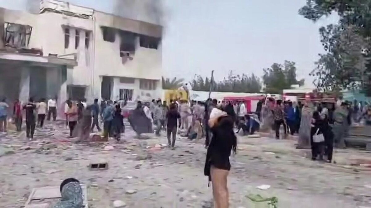 На месте удара по школе на юге Ирана © Кадр видео из соцсетей