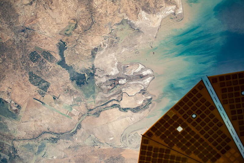 Река Карун, Ирак и Иран вид из космоса. Источник Википедия.