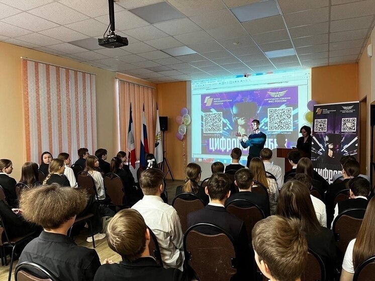     В интерактивной зоне ребята попрактиковались управлять реальными беспилотниками. Фото: пресс-служба Минспорта Новгородской области