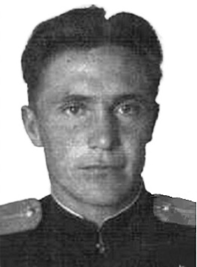 Младший лейтенант Ивойлов - пилот на Р-40