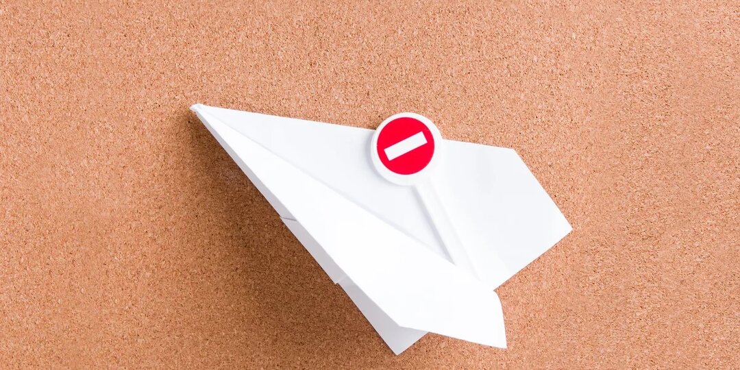 Из-за закрытия неба на Ближнем Востоке до 8 тысяч россиян застряли в третьих странах