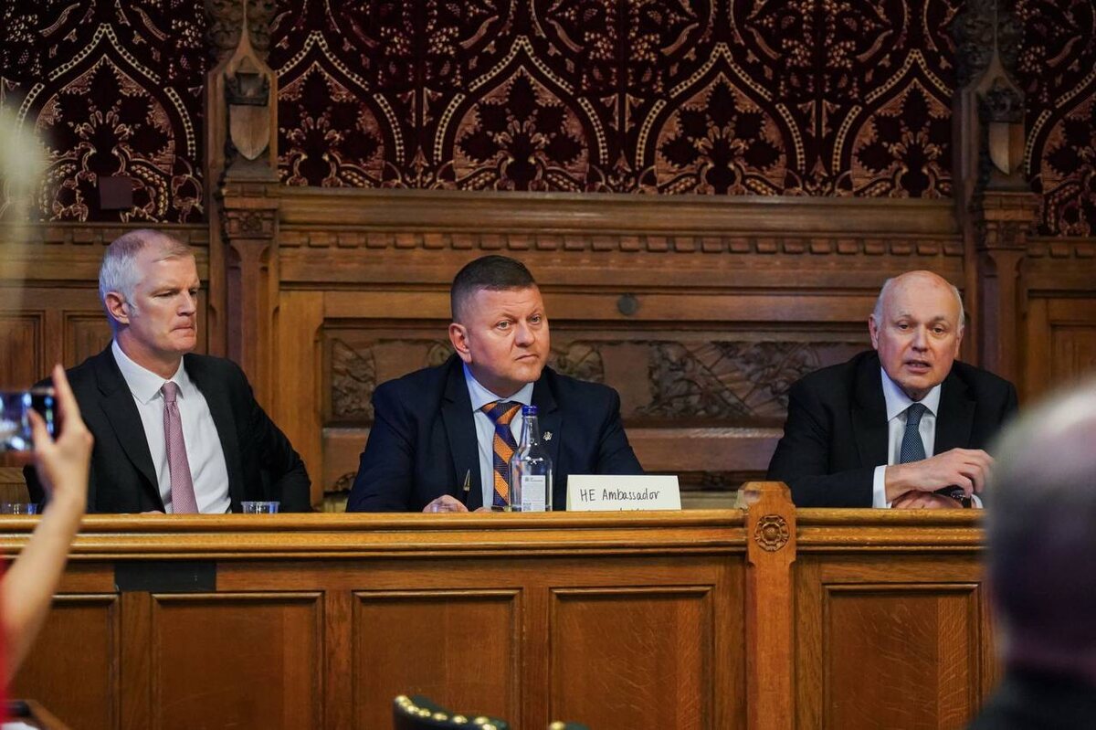    Залужный c «переосмыслениями» выступил в британском парламенте