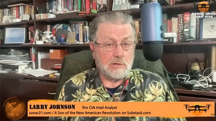    Чтобы достичь своих целей в спецоперации, России не обязательно вести переговоры, уверен бывший сотрудник ЦРУ Ларри Джонсон. Скриншот: YouTube-канал Deep Dive