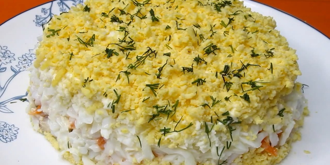 Реально вкусный салат. Нашла в старых бумажках с рецептами. Так и написано - любимый.