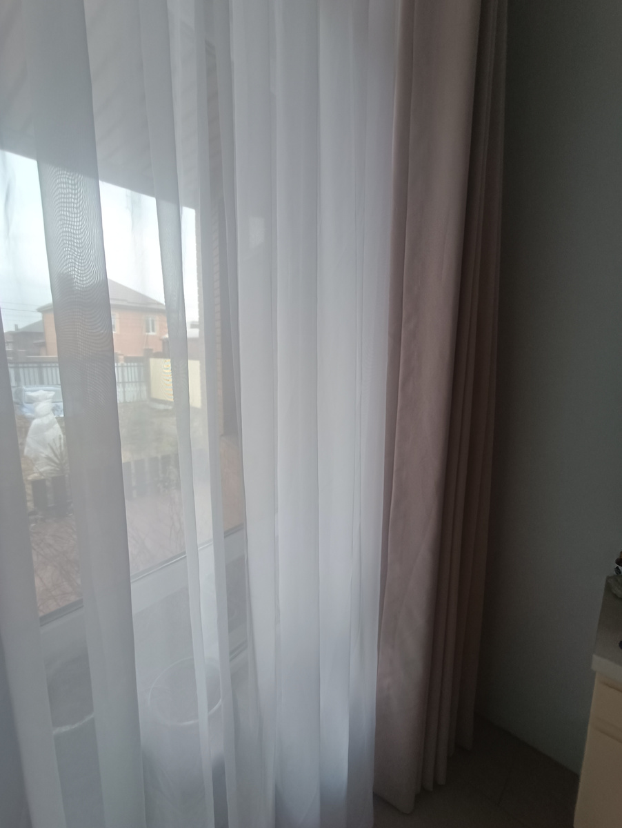 Висят уже две недели. Неутюженные🤷‍♀️