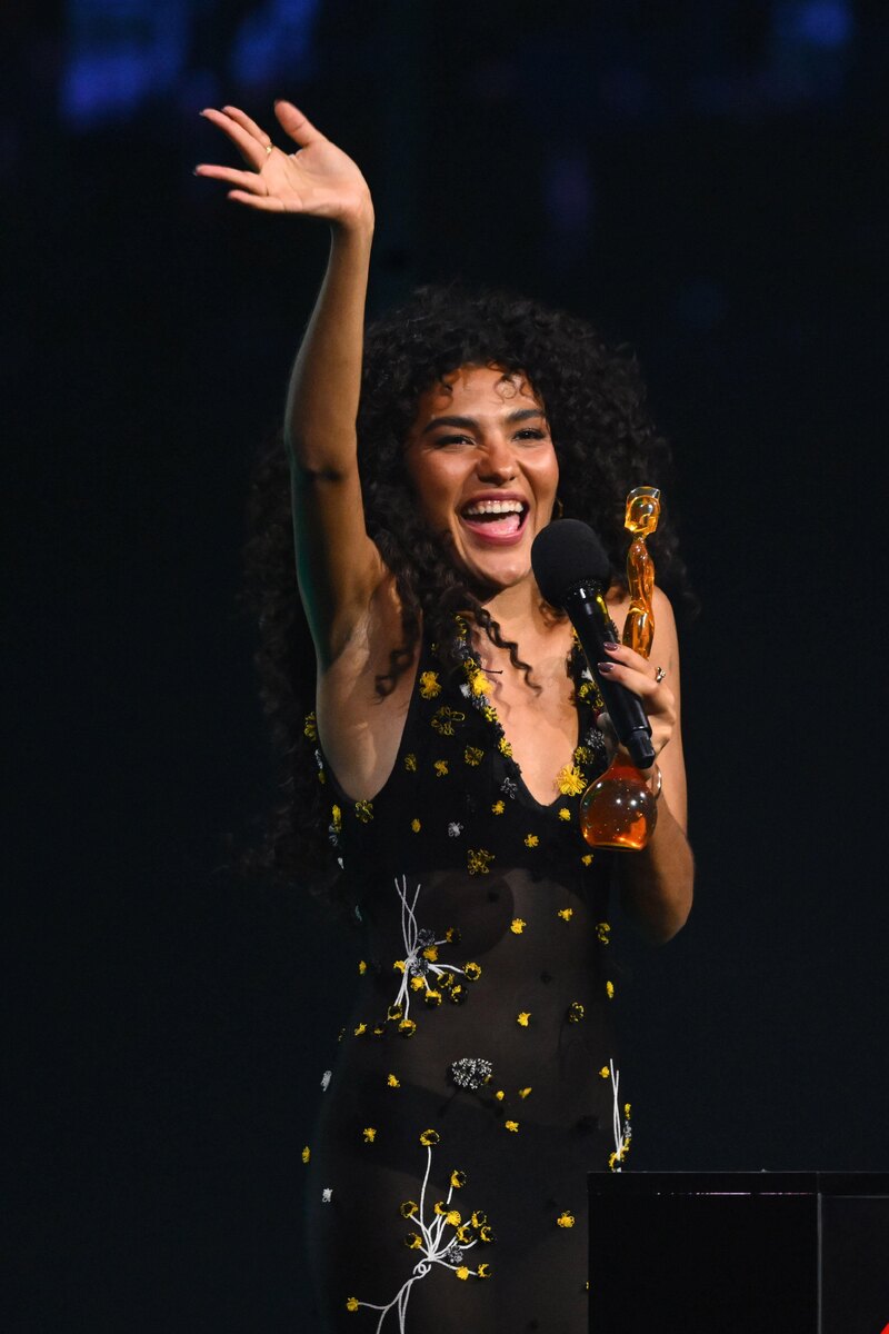    Оливия Дин на сценеLegion-Media