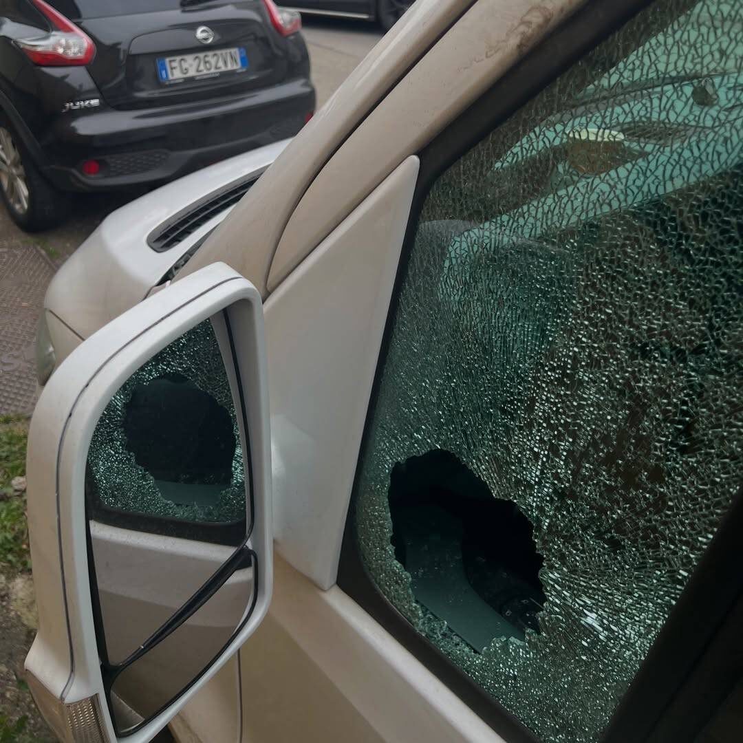    Ирина Билык показала изуродованную машинуСоцсети Ирины Билык