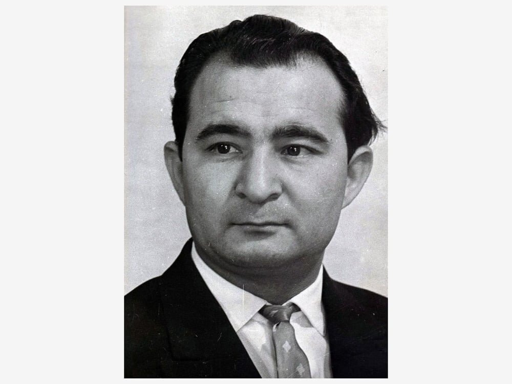   Латиф Файзиев, советский и узбекский актёр театра и кино, кинорежиссёр и сценарист. Народный артист Узбекской ССР.