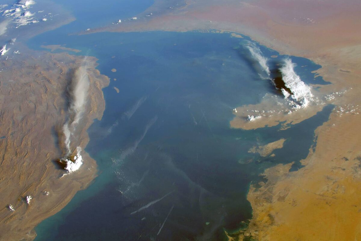     Персидский залив. Вид из космоса   
(cc) Stuart Rankin