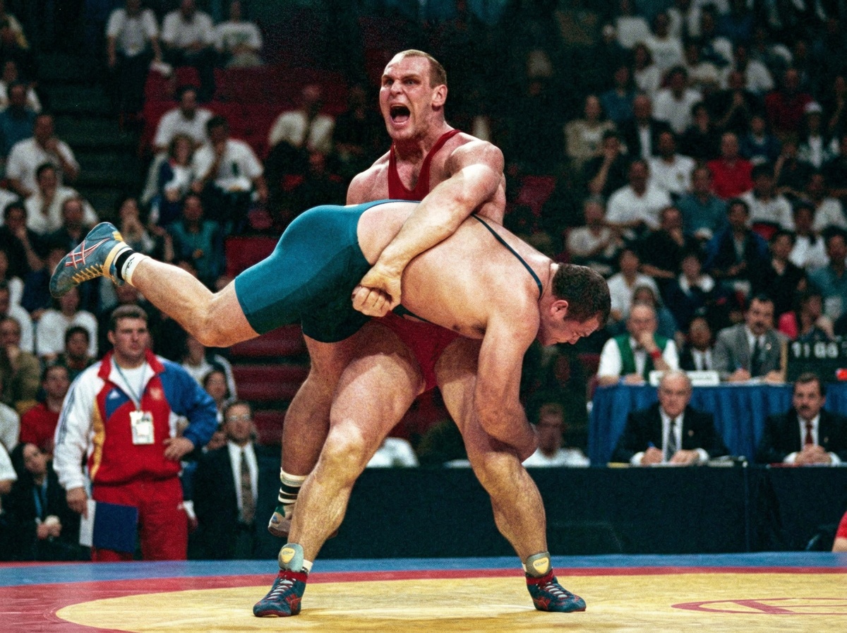 Александр Александрович Карелин — советский и российский спортсмен, борец классического (греко-римского) стиля, трёхкратный победитель Олимпийских игр, девятикратный чемпион мира, 12-кратный чемпион Европы, 13-кратный чемпион СССР, СНГ и России.