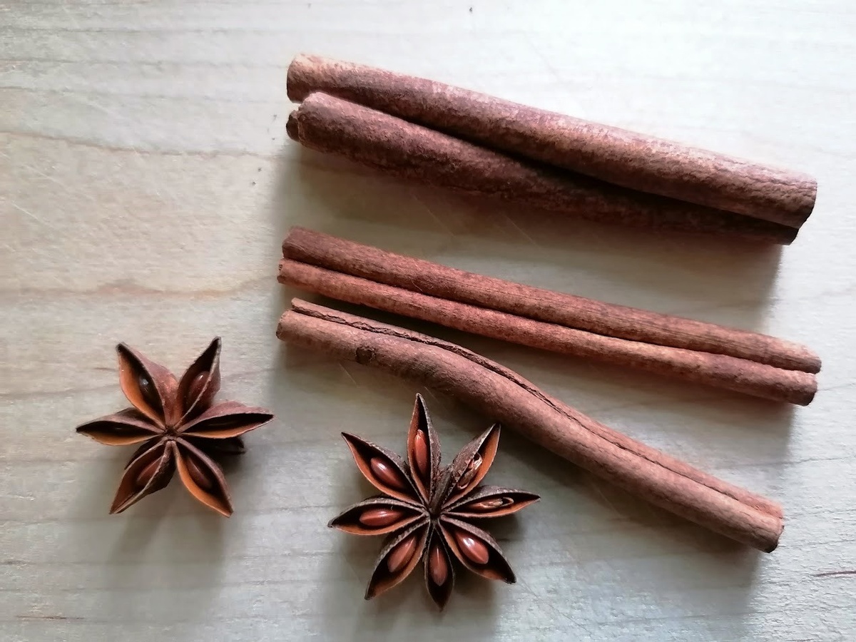Кассия и бадьян из моих запасов, которые почти закончились. Фото автора