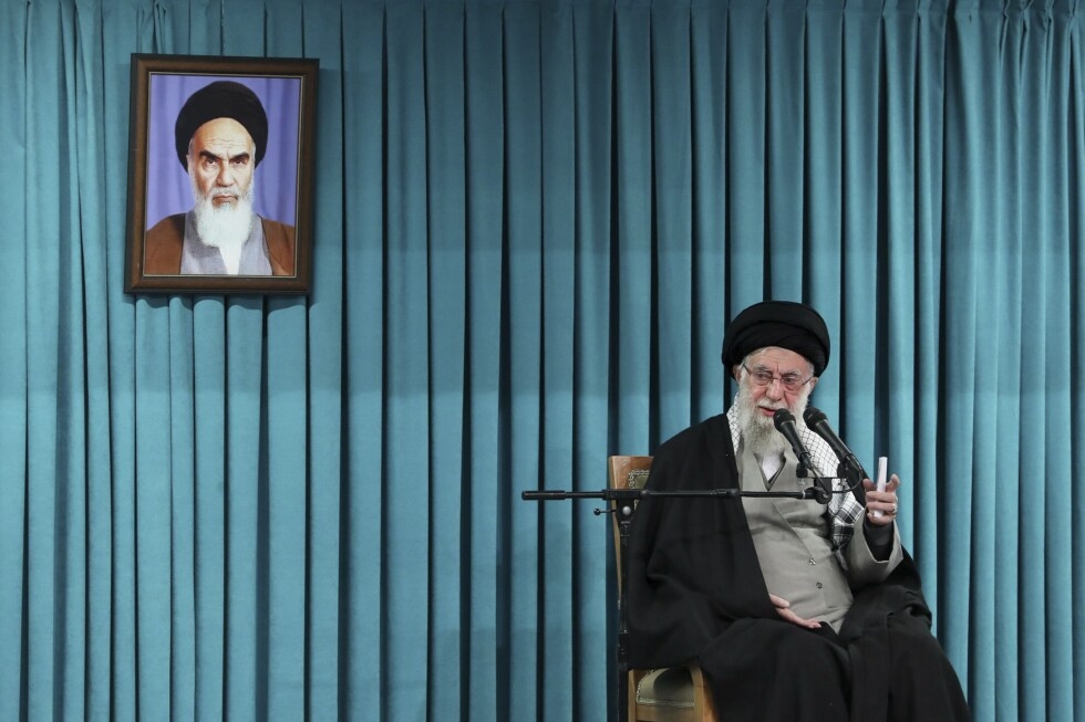    Али Хаменеи на архивном фото. Источник: AP Photo / Office of the Iranian Supreme Leader.