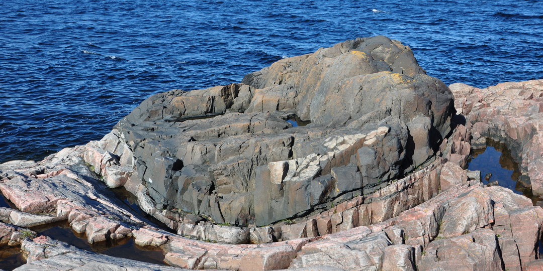 Чего только не узнаешь, если проявить любопытство, обозревая побережье Белого моря. На яхте с геологом часть 3