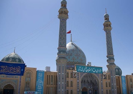    Над куполом мечети Джамкаран в Иране поднят красный флаг возмездия