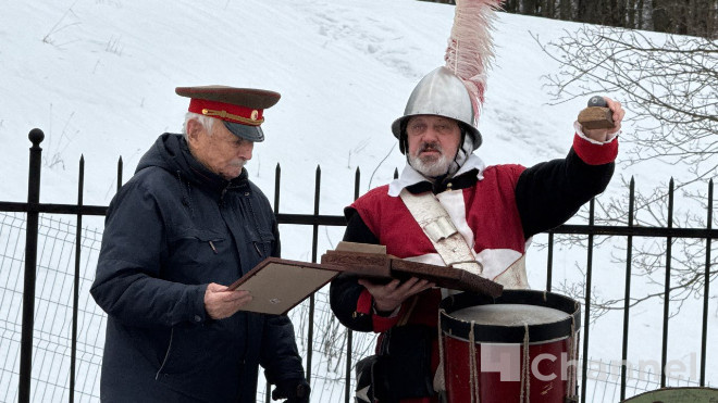 В Гатчине традиционный полуденный выстрел из пушки сделал 99-летний ветеран
